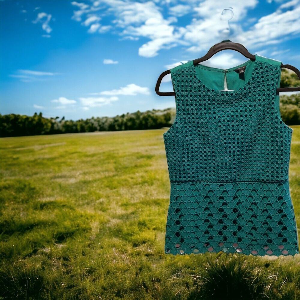 Ann Taylor Emerald Christmas Green Sleeveless‎ Textured Top Blouse Peplum XS